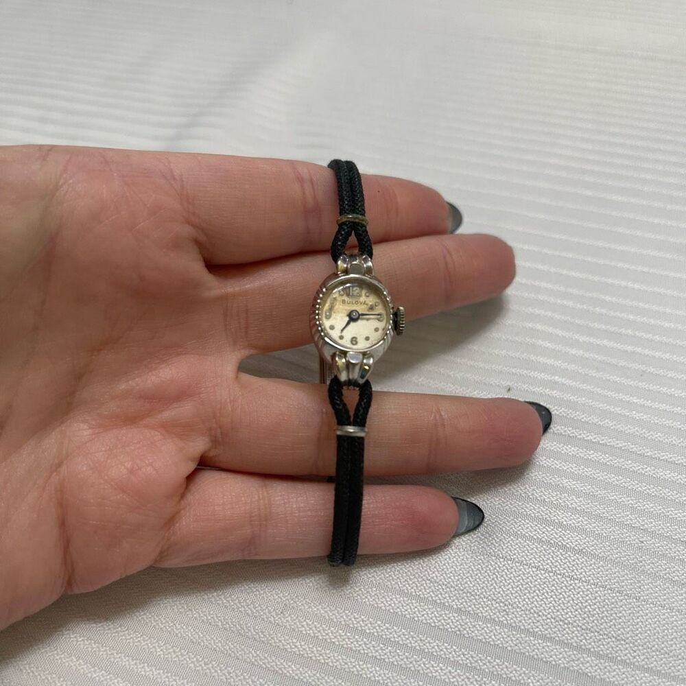 Bulova VTG Watch Needs Battery - Picture 2 of 6